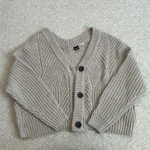 New Women’s cropped knit sweater